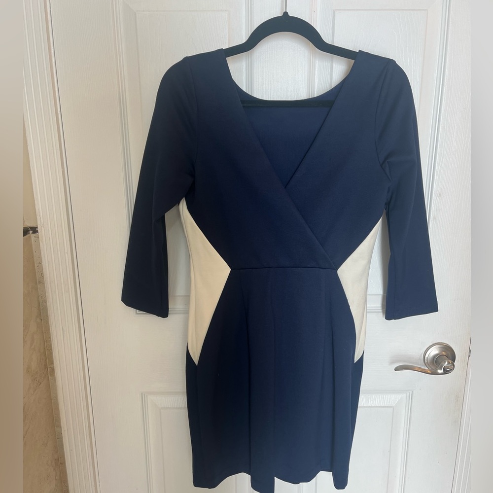 NWT Alice and Trixie Navy and white mid sleeve Dress 👗